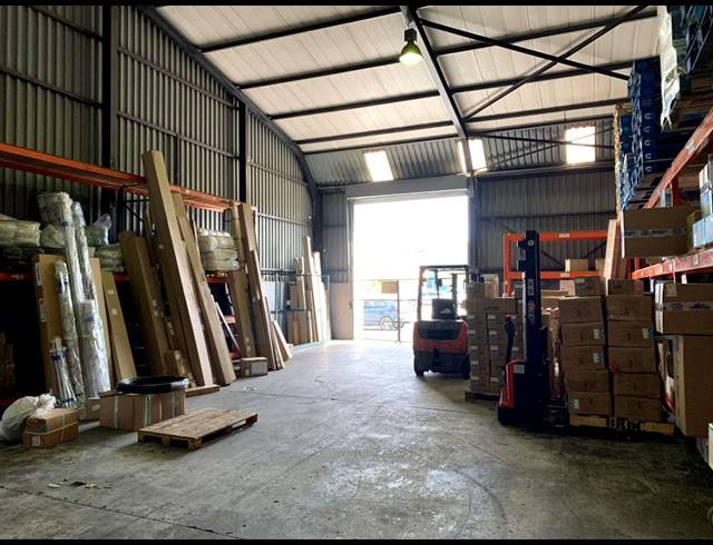 230M² FACTORY TO LET IN GOODWOOD CENTRAL
